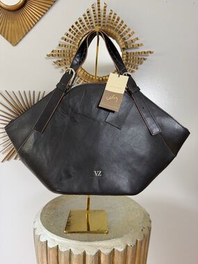 Velez - Black Leather Tote - Elegant Everyday Carry